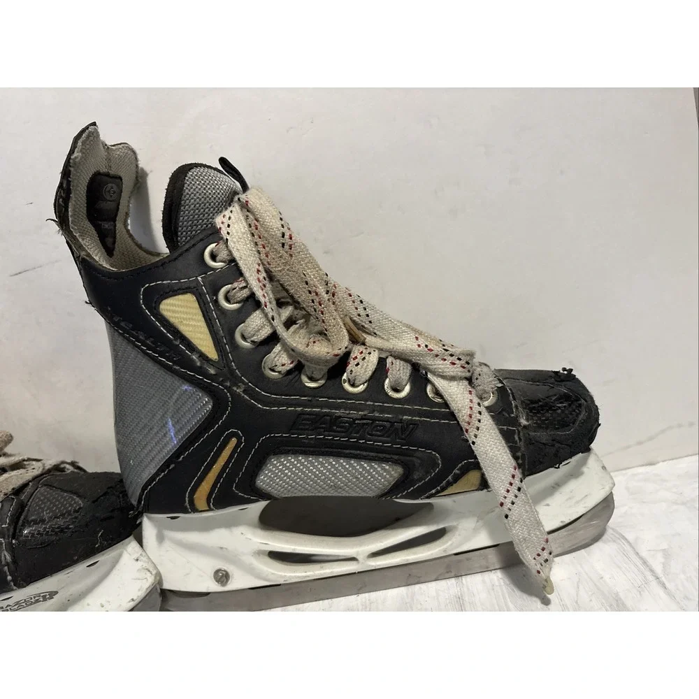 Easton Ice Hockey Skates Kids Size 4.5R WORN